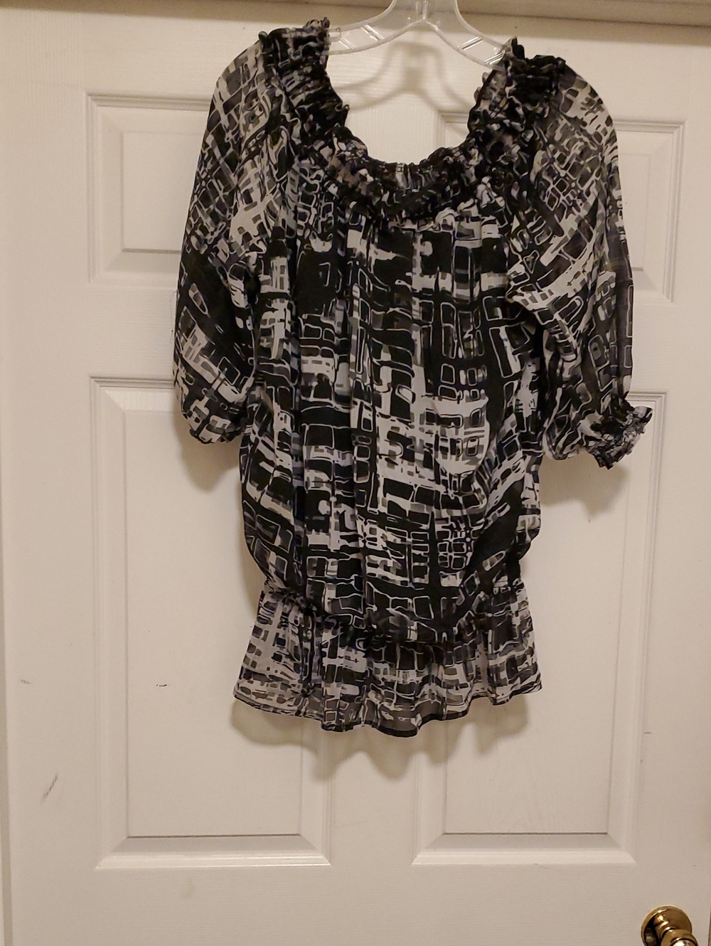 Unique Spectrum Black and White Abstract Print Peasant Top